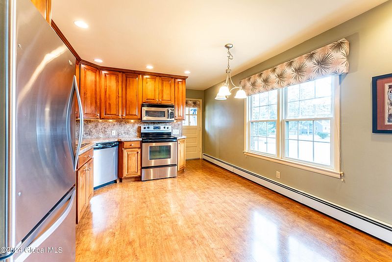 5th image of 50 Latham Ridge Road