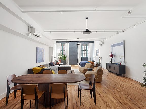 5th image of 239 Banker St APT 1G