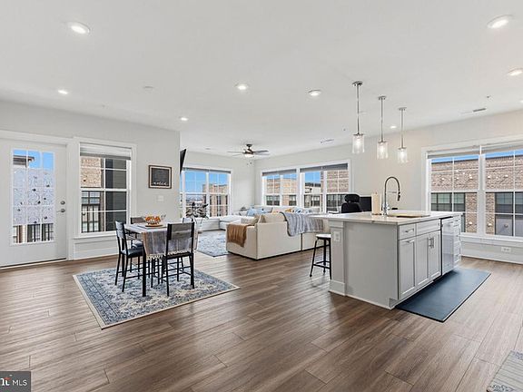 5th image of 104 Saint Ives Pl Unit 401