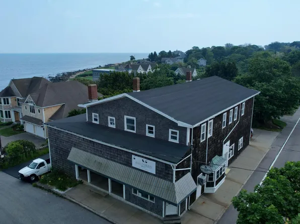 196 Ocean Rd APT D, Narragansett, RI 02882