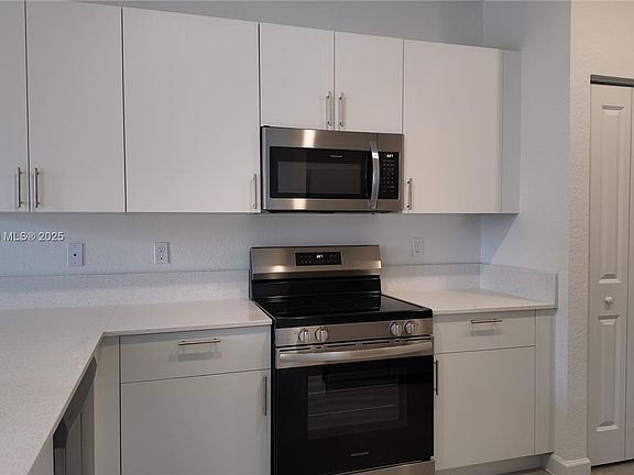 2nd image of 3016 Park Pl