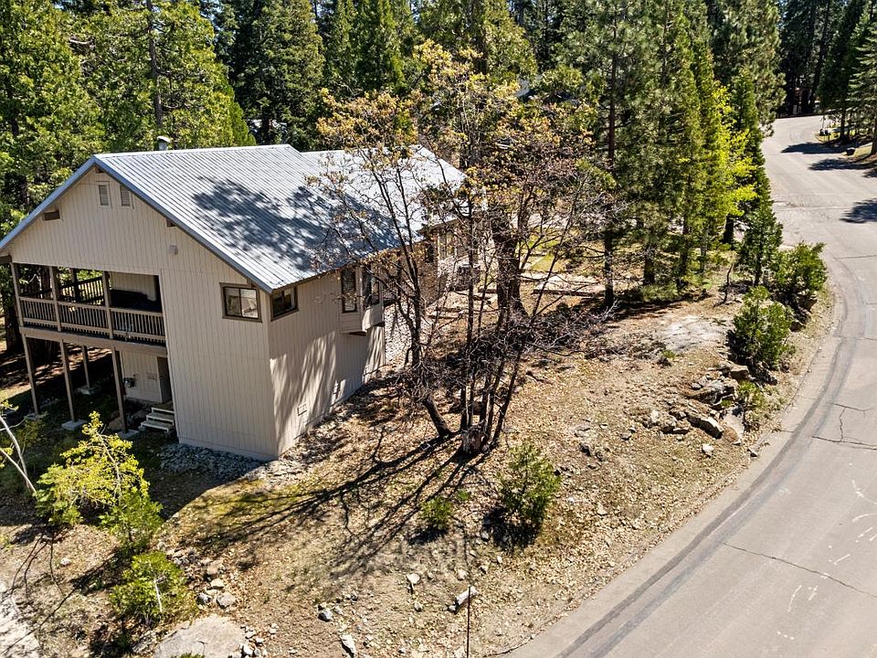 1st image of 40971 Woodridge Ln