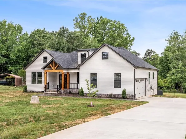 132 Shell Rd, Reidsville, NC 27320