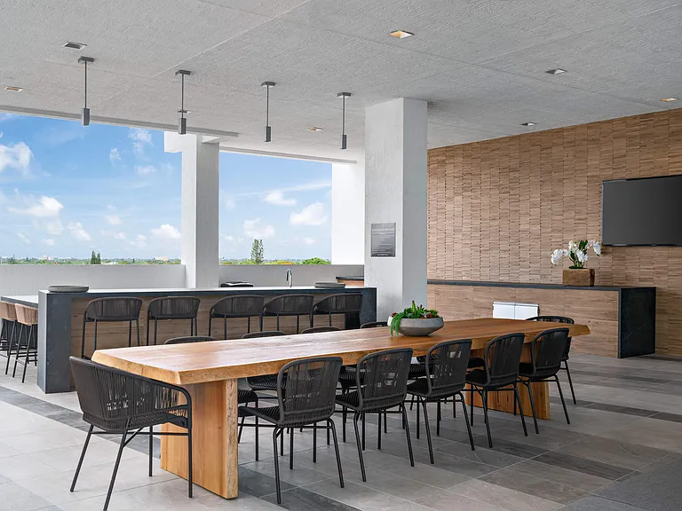 3900 Biscayne Blvd #811 — Photo 22