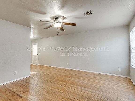 3rd image of 10 SE Grand Blvd