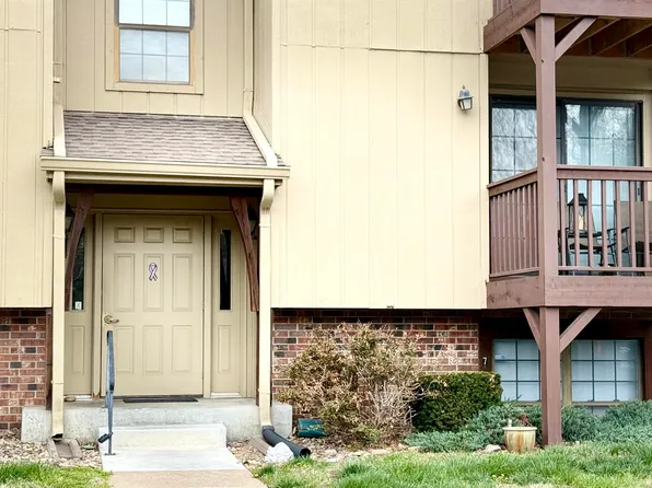 5651 SW Foxcroft South Cir #7, Topeka, KS 66614