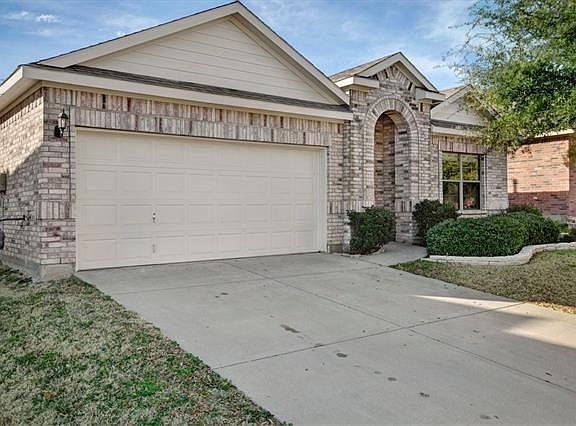 2nd image of 2524 Whispering Pines Dr