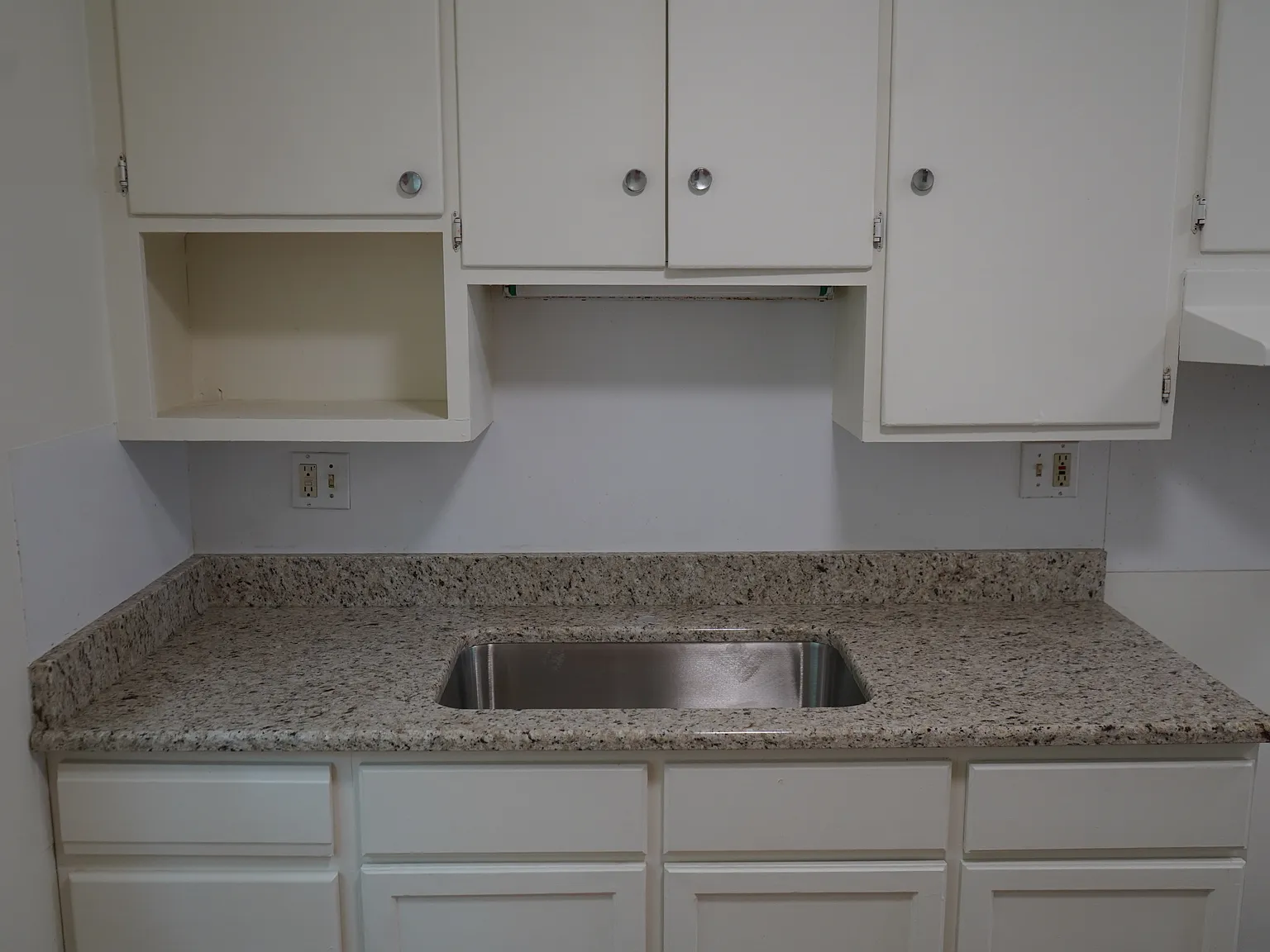 2 bed, 846 sqft, $1,100 — Photo 2