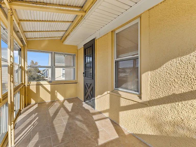 264 Laurelton Blvd #2 — Photo 21