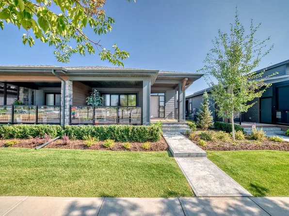 1941 W Mahogany Blvd SE, Calgary, AB T3M 1X6