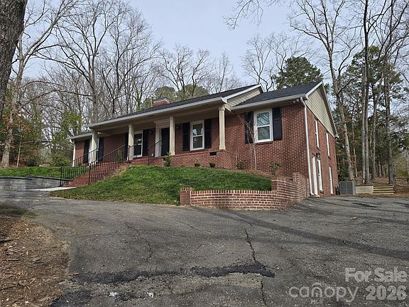2nd image of 126 Sunset Dr