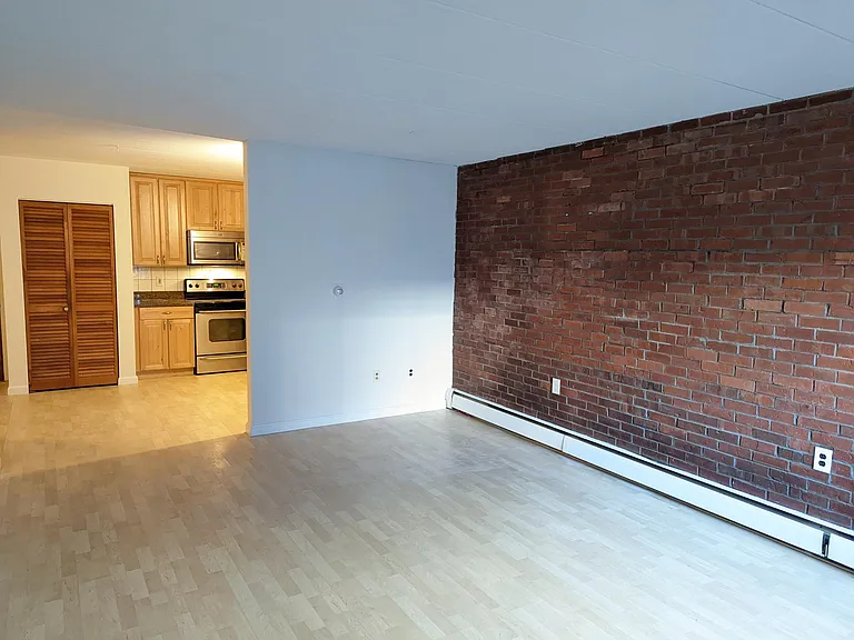 28 Lee St #2 — Photo 5