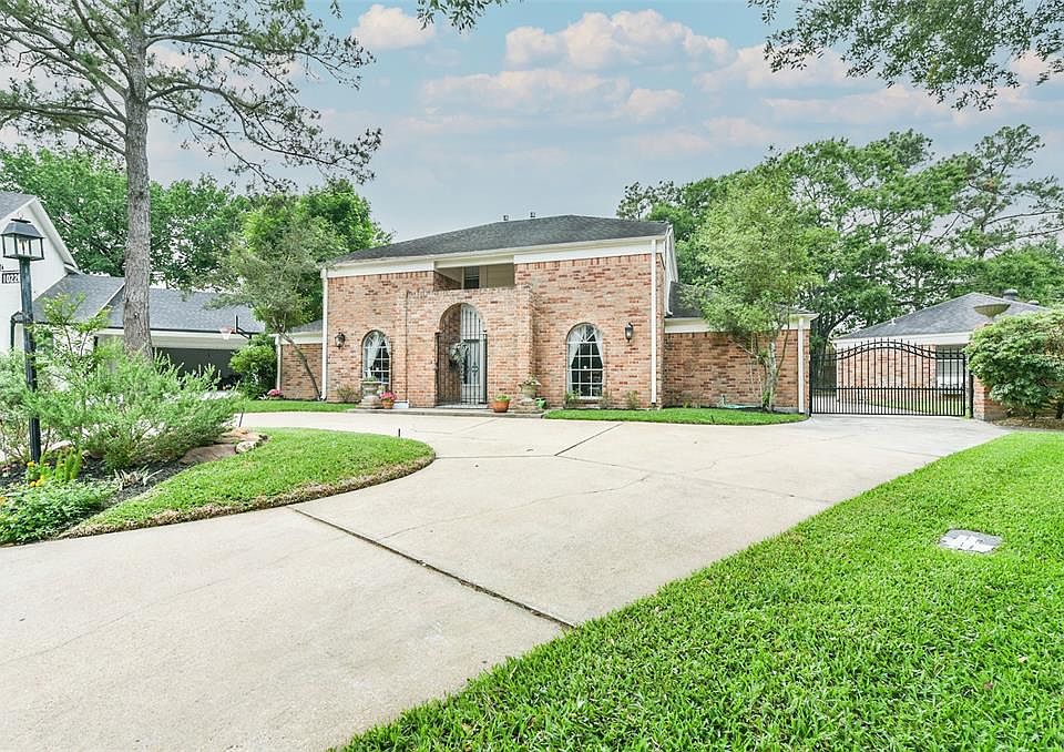 1st image of 10226 Briar Rose Dr