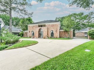 10226 Briar Rose Dr, Houston, TX 77042