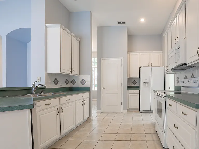 3116 Floral Way E — Photo 14