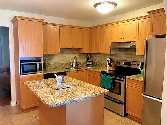 4th image of 710 SE Hollahan Ave