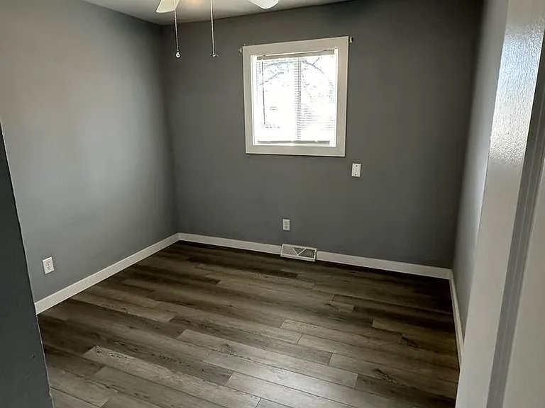 2942 S Walnut St — Photo 7