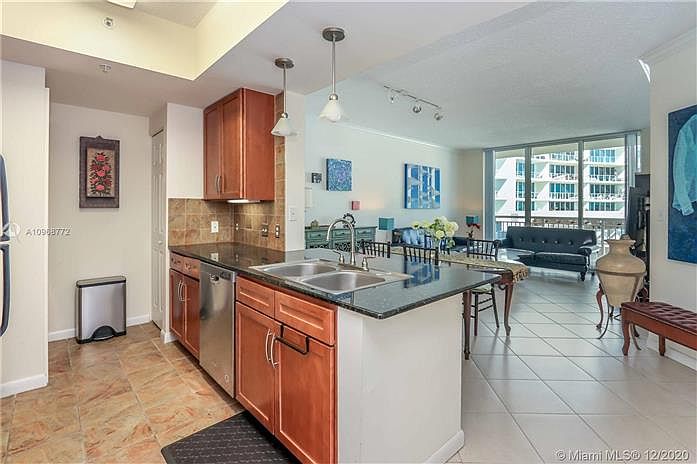 1st image of 2000 N Bayshore Dr APT 624