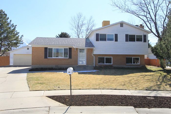 1st image of 1728 E Mary Cir