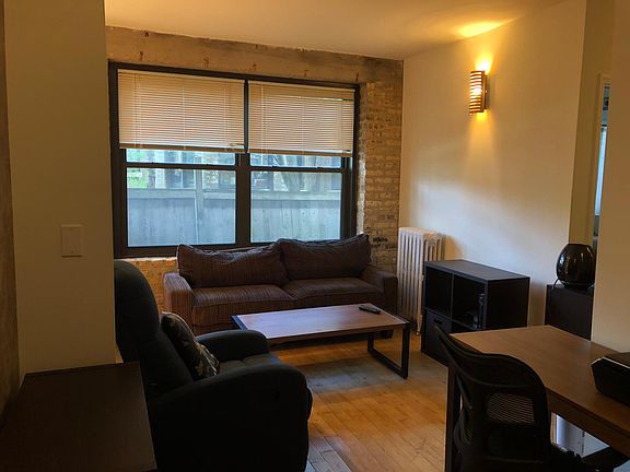 2nd image of 4630 N Beacon St APT 1E