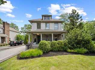 30 Highwood Ave, Midland Park Boro, NJ 07432