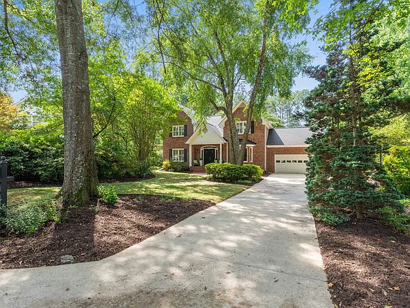 5th image of 8 Hidden Hills Ct