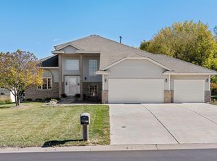 1804 Golf View Dr, Buffalo, MN 55313