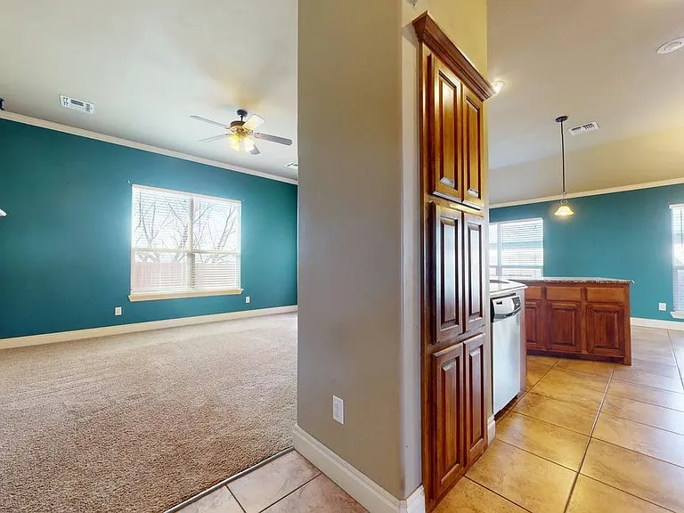 313 Marilyn Glover Dr — Photo 4