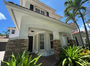 374 Columbus St, Palm Beach Gardens, FL 33410