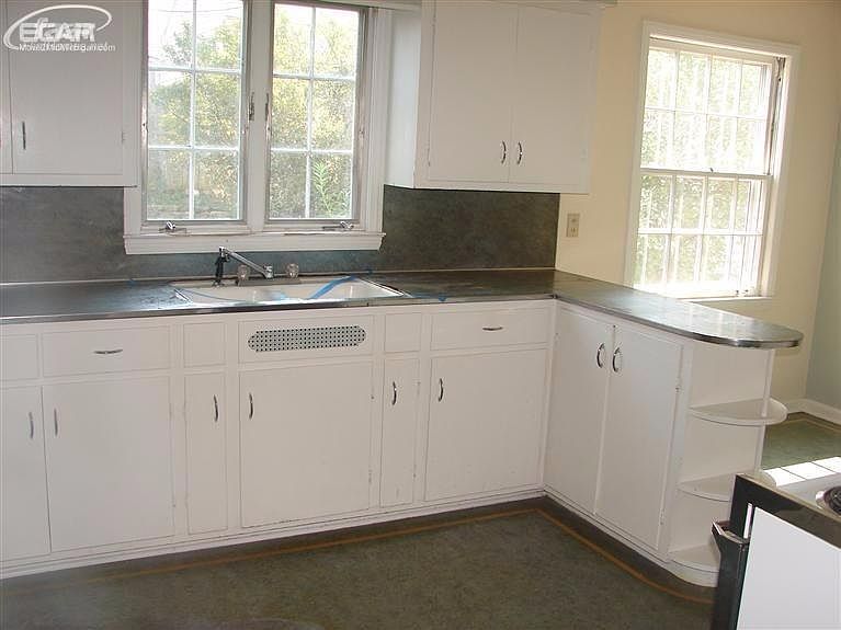 2nd image of 351 Westcombe Ave