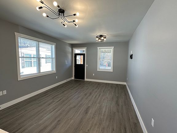 3rd image of 1102 S Malott Ave #B