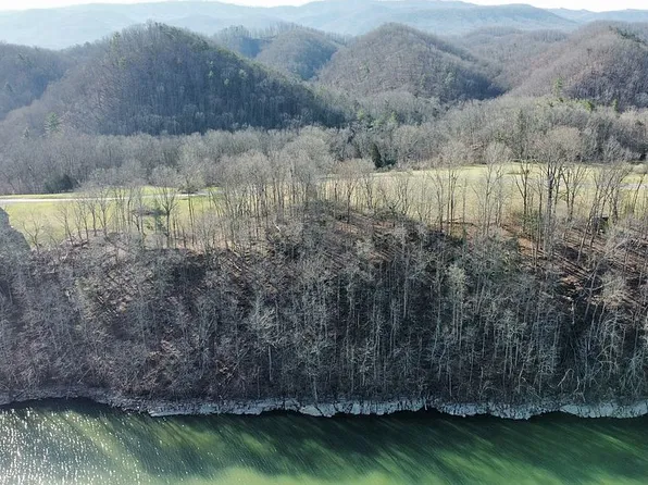 39 Lake Pointe Ests, Abingdon, VA 24211