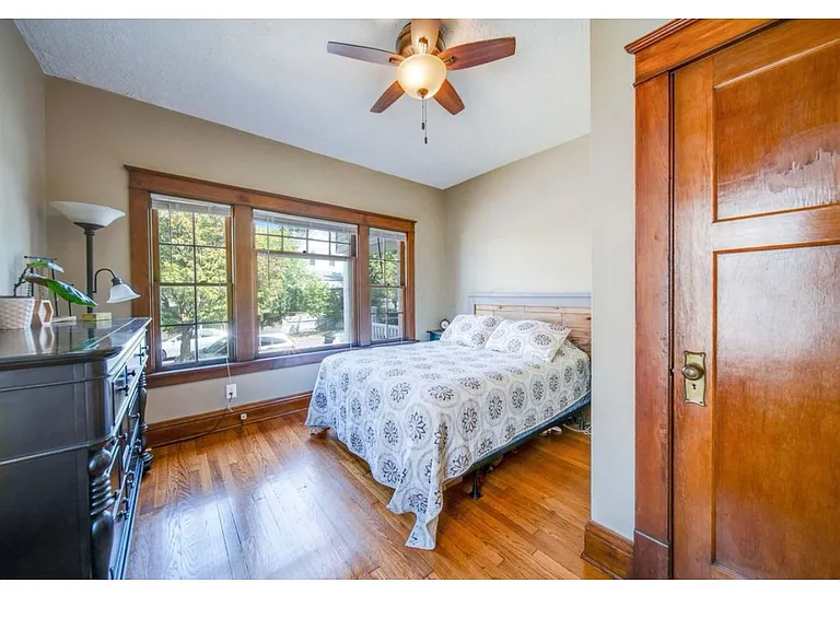 299 E Woodrow Ave — Photo 21