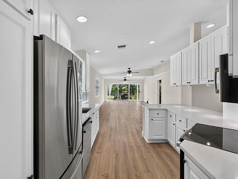 3546 SE Glacier Ter — Photo 20