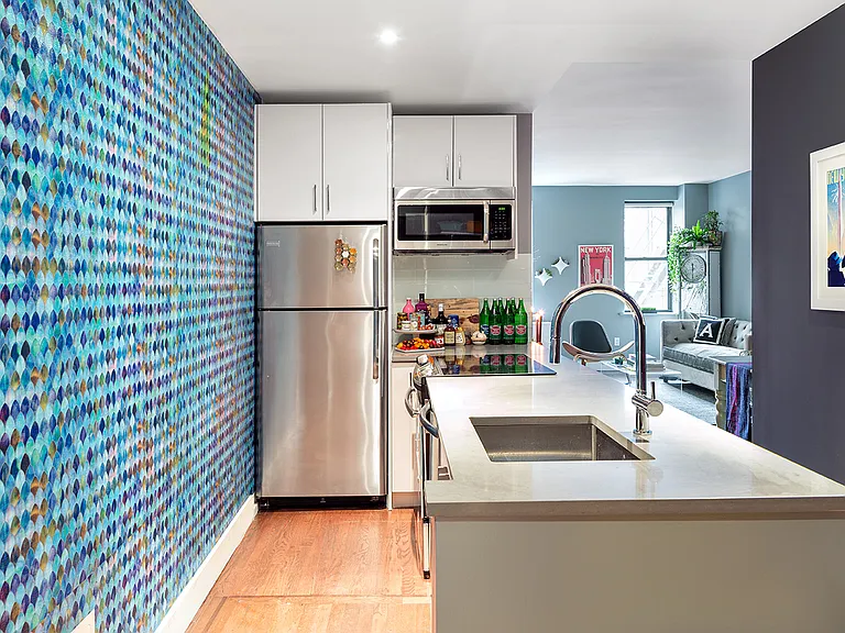 245 W 25th St #5E — Photo 3