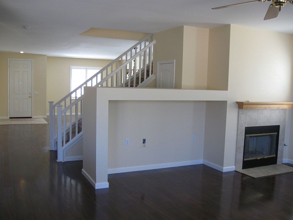 1st image of 808 Avenida Abeja