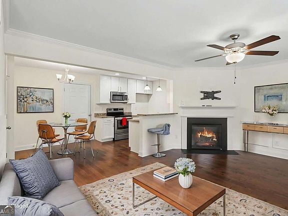 3rd image of 5960 Garden Cir