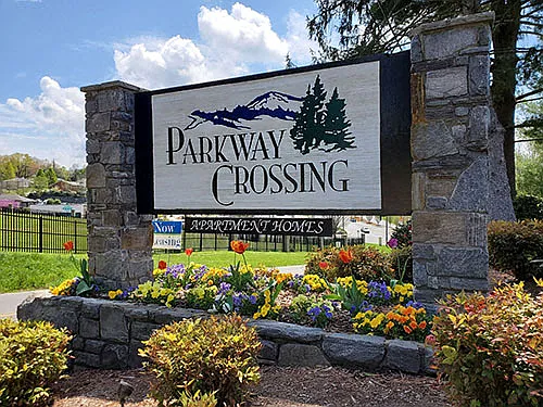 Parkway Crossing — Photo 5