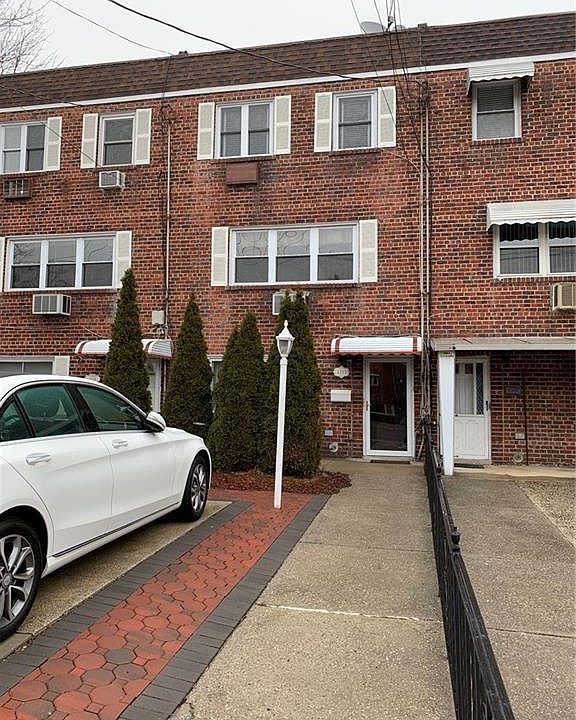 1st image of 4211 E Tremont Ave