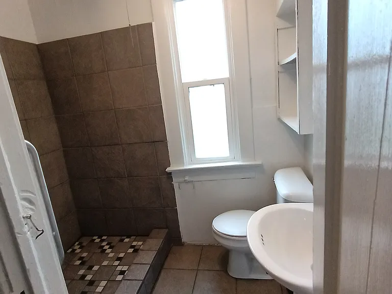 2338 Boies Ave — Photo 11