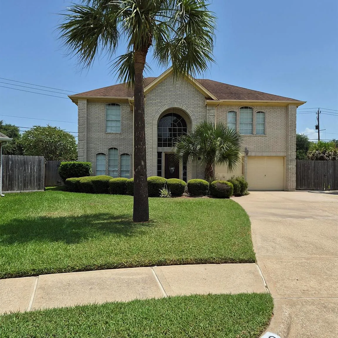 4 bed, 2.5 bath, 3049 sqft, $3,250 — Photo 1
