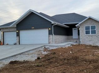845 S Silverwood Ln, Nixa, MO 65714