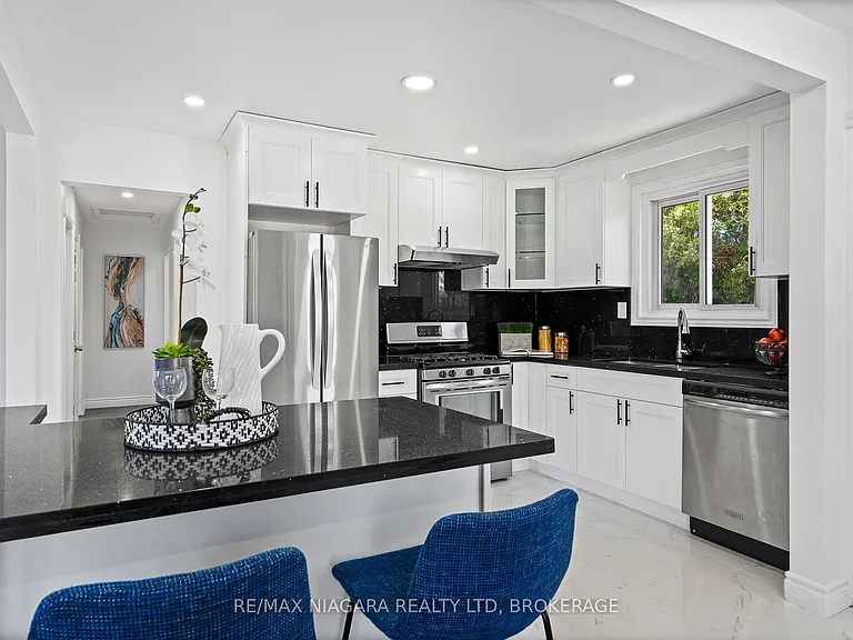 8235 Paddock Trail Dr #UPPER — Photo 8