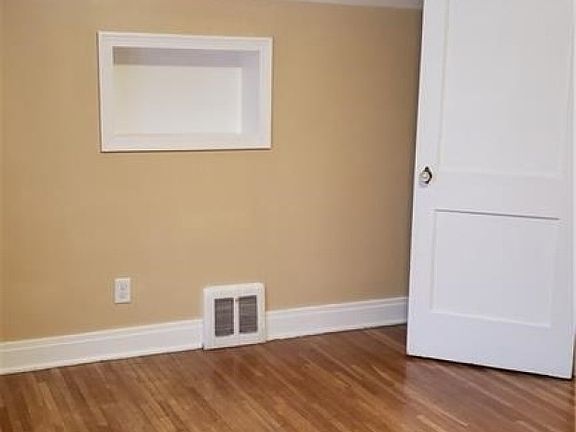 3rd image of 59 Wellington Ave