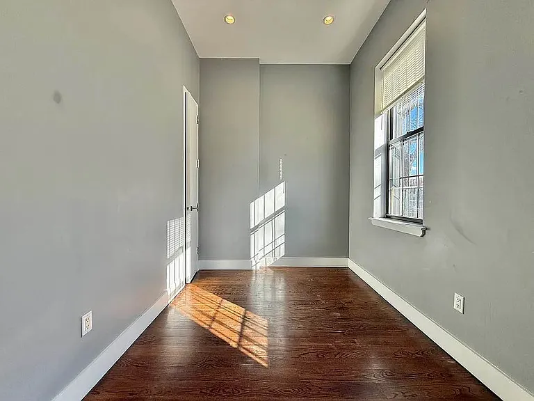 619 Gates Ave #1 — Photo 5