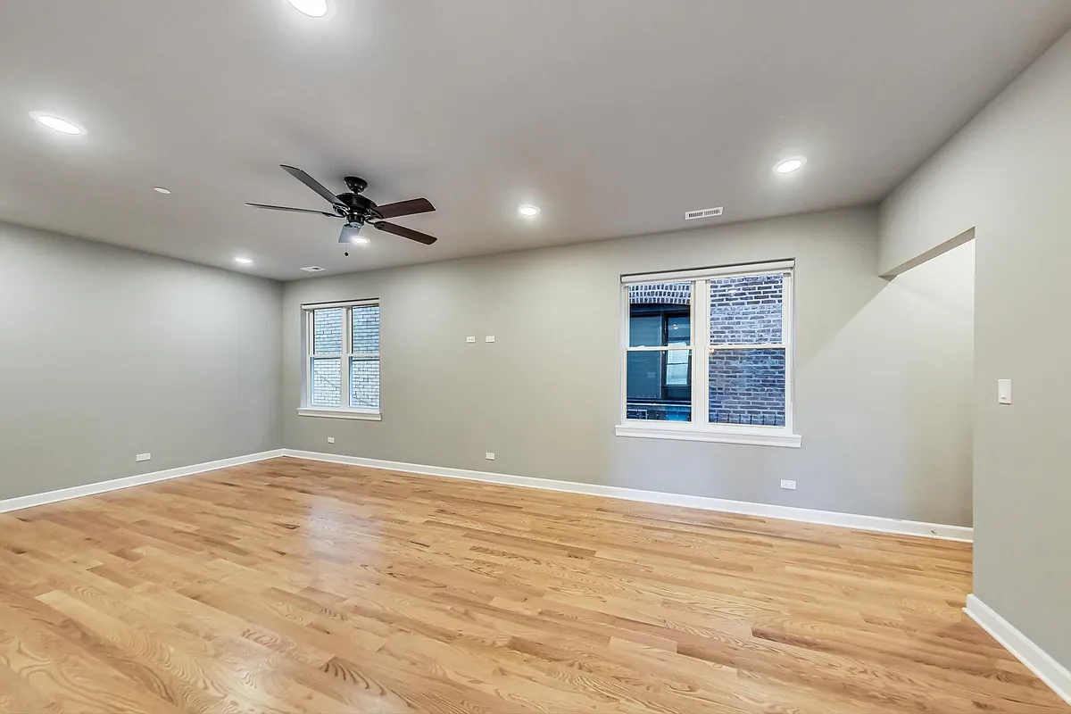 Building Photo - 6204 S Kimbark Ave #1W