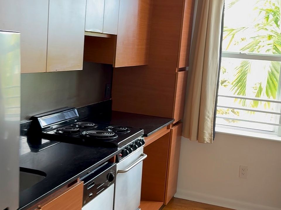 1st image of 1521 Lenox Ave #33