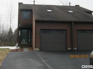 7442 Coachlight Ln, Liverpool, NY 13088