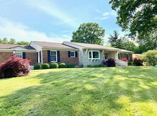 690 N Meadowcrest Cir, Cincinnati, OH 45231