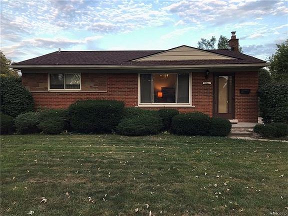 3rd image of 24064 Karen Ave